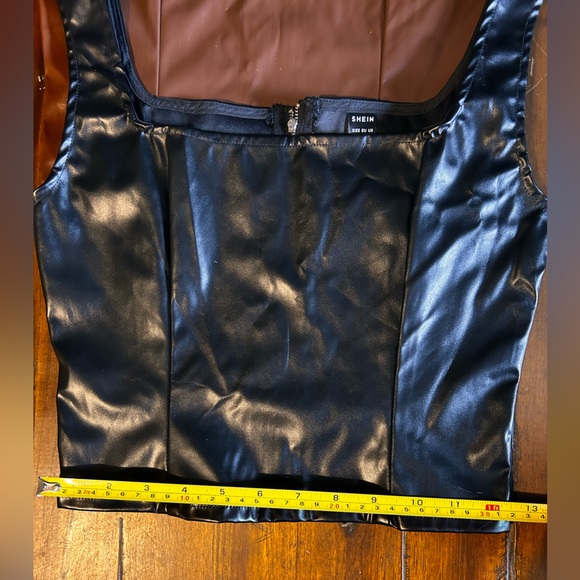 Set of 2 Vegan Leather Zipper Crop Tanks - Picture 6 of 9